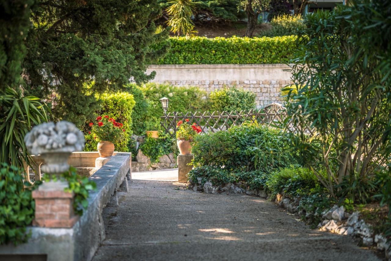 Aec Village Vacances - Les Cedres Grasse Exterior foto